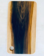 Load image into Gallery viewer, 01. Live Edge Maple Cutting Board